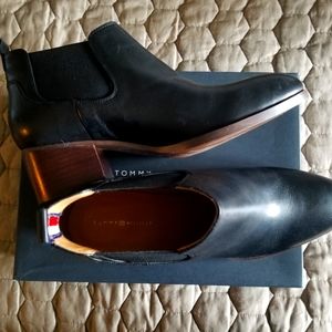 Tommy Hilfiger Brand new leather booties